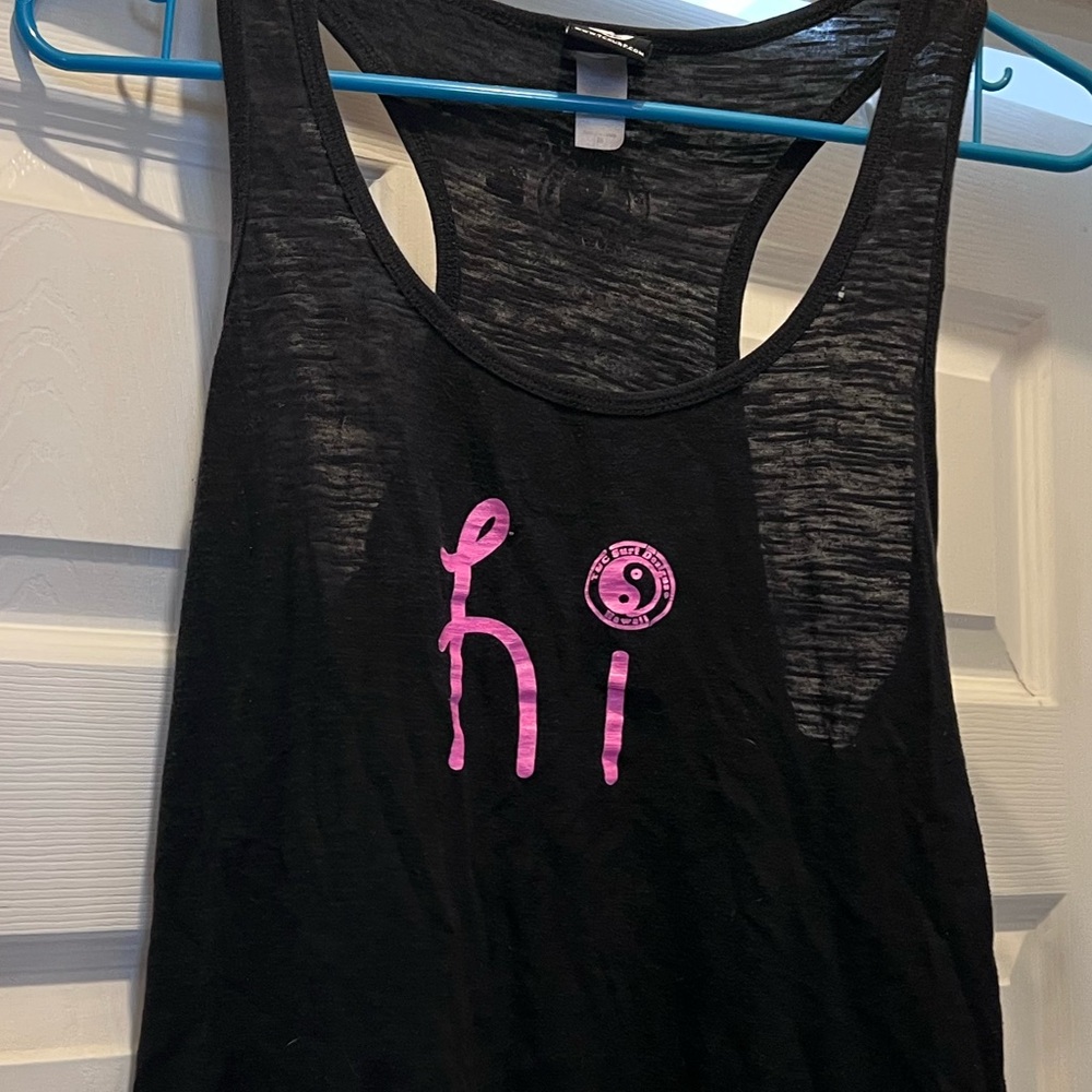 T & C Surf Designs Hawaii black and pink “hi” lightweight tank top - Picture 2 of 4